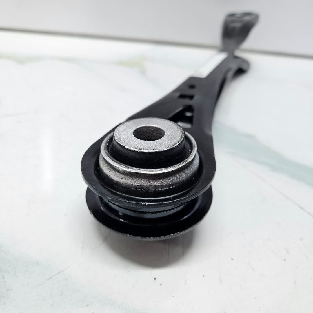 BMW 5 6 7 Series G30 G31 G14 G11 Trailing Arm Rubber Mount Rear Rubber 6893528