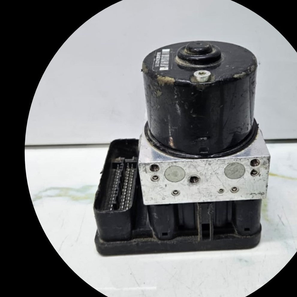 OEM BMW 3-Series E90 E92 ABS Pump Control Unit 6789300 OEM