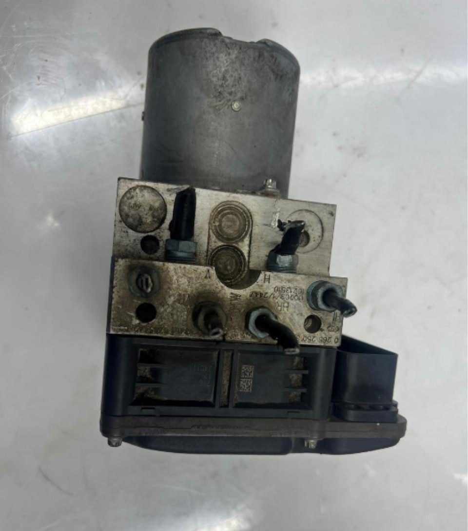 BMW 7 Series F01 F02 Abs Hydraulic Unit 6799048