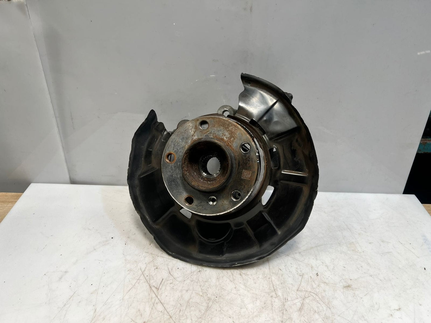 BMW 1' 2' 3' F20 F21 F22 F23 F30 F31 Rear Wheel Hub Rear 6867261 OEM