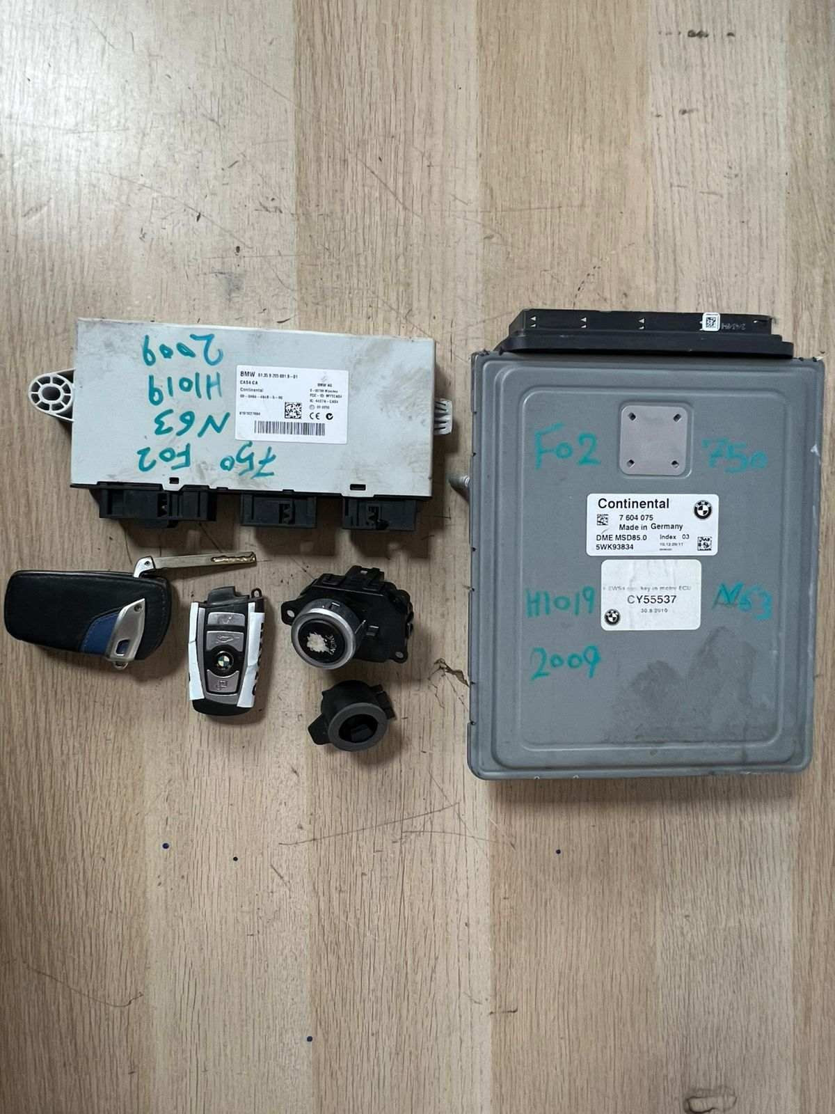 2009-2012 BMW 750i F02 N63 4.4 V8 Engine Control Module 7604075 ECU SET