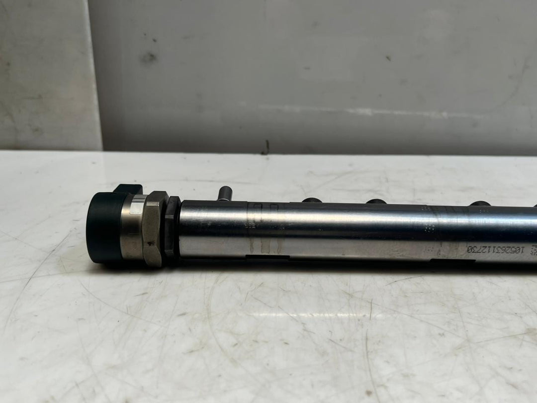 BMW 1' F10 F30 E90 E81 E87 N47 2.0L Fuel Injection Rail With Sensor 7809127 OEM