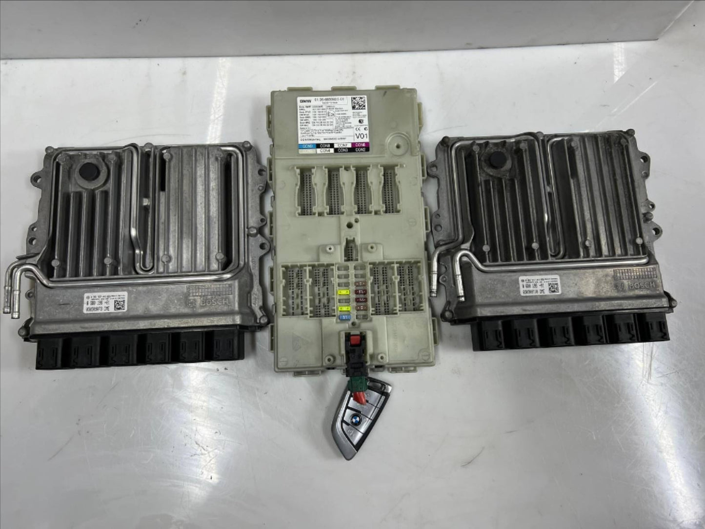 2016-2018 BMW 7 Series G11 G12 750li Engine Control Unit 8680196