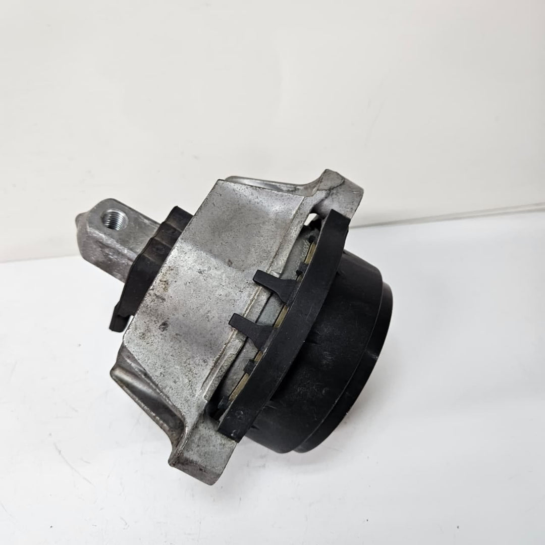 2017-2023 BMW 5 7 Series G30 G38 G32 GT G11 G12 530i Engine Mount 6860463