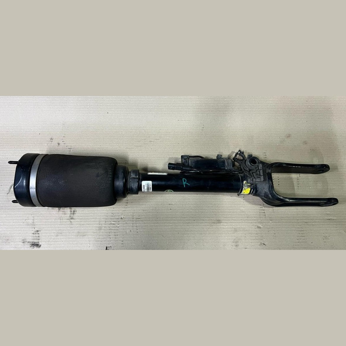 Mercedes W164 GL350 GL450 Front Right Side Air Suspension Shock Absorber Strut