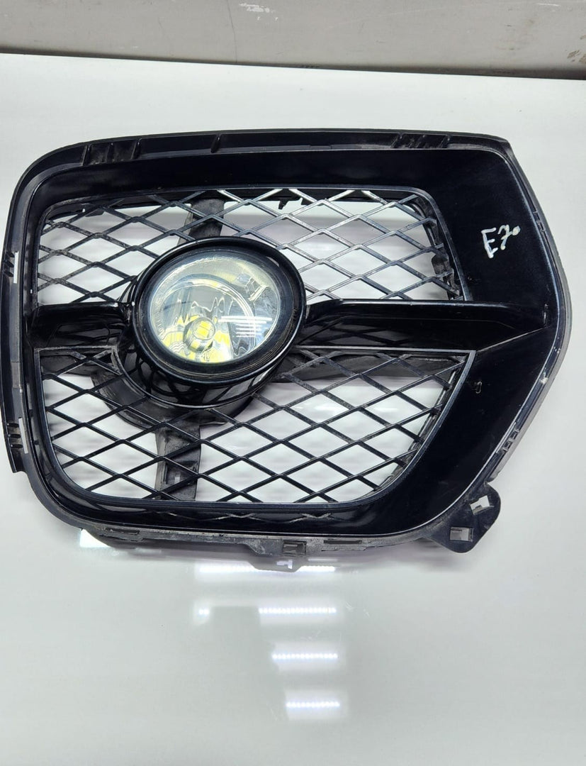 2008-2014 BMW X6 Front Right Fog Light Grille 7181010 X6 E71 E72
