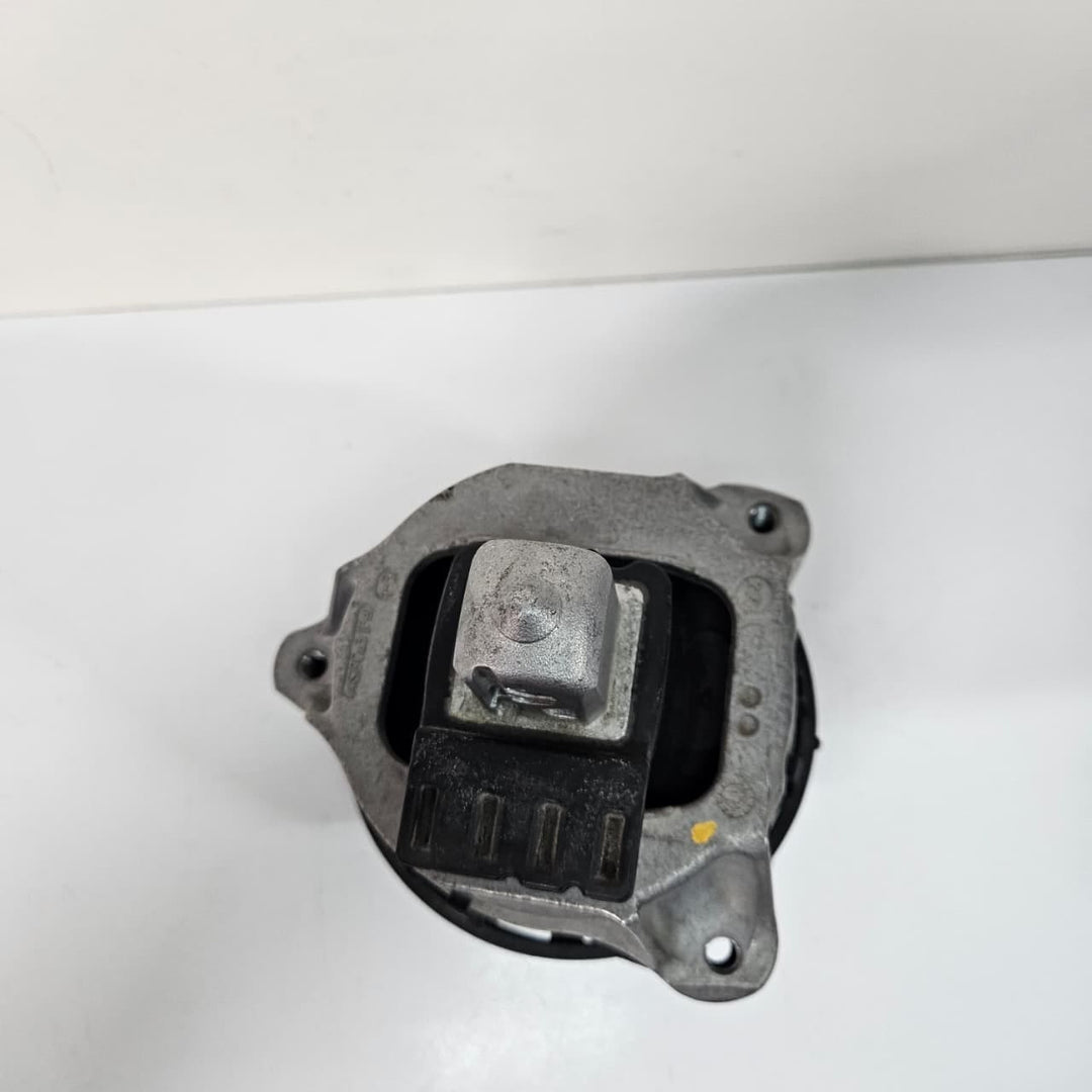 2018-2023 BMW 5 Series G30 530e Engine Mount 6860492