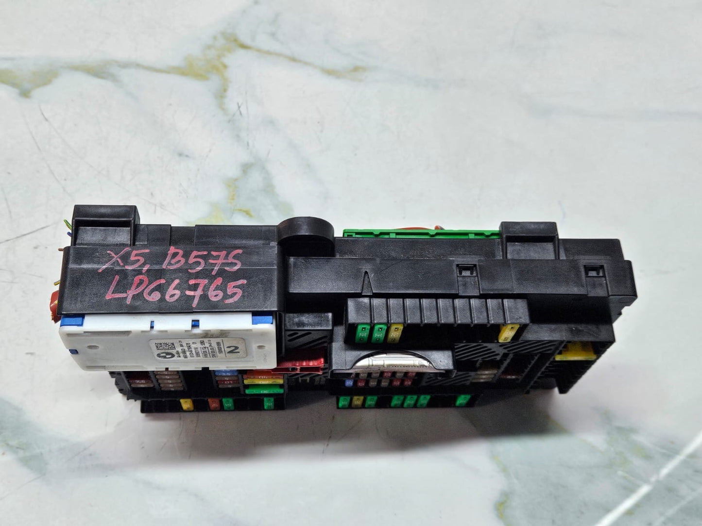 2019-2023 BMW X7 X5 G05 Rear Power Distribution Fuse Box 8706212 OEM