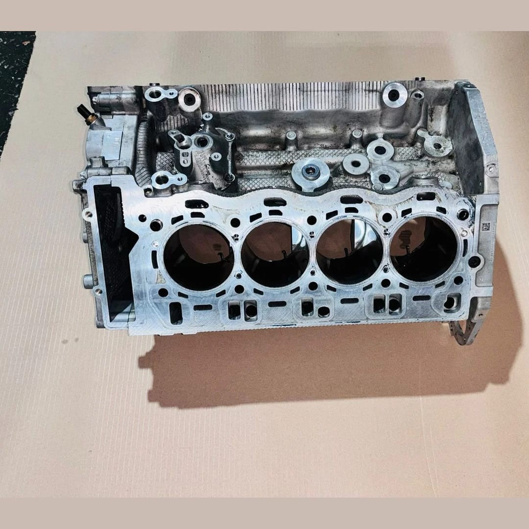 2017-2020 BMW M5 F90 4.4 V8 Engine Block ONLY 8093296 S63B44B 21163518