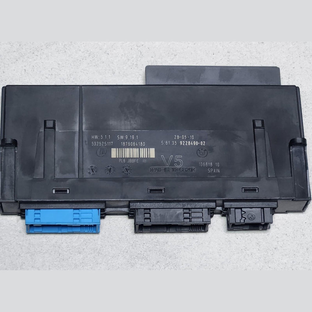 2011 BMW  7 Series F01 F02 F03 F04 740i and 750i Body Control Module 9228490 OEM