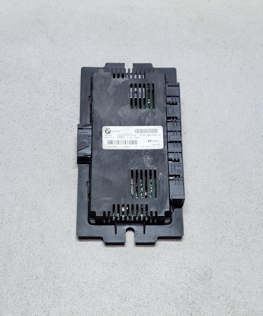 2007-2013 BMW X5 Footwell Light Control Module 6827063 X5 X6 E70 E71