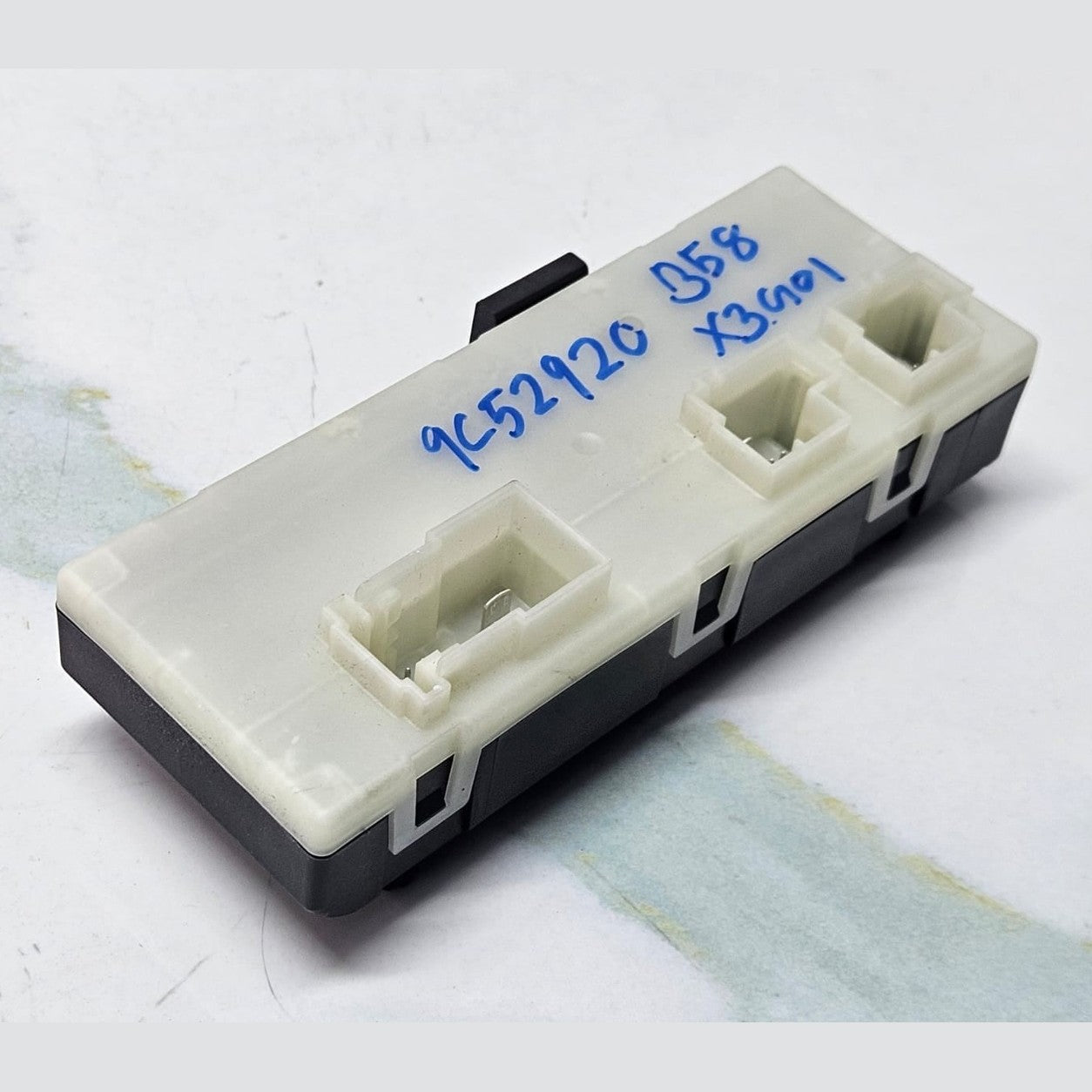 2020-2022 BMW X3 G01 Control Unit Tailgate Function Module 9852925 OEM