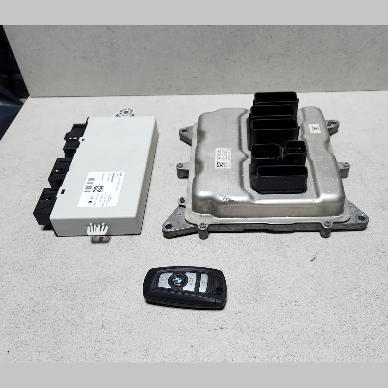 2011-2013 BMW 125i Engine Control Unit ECU Set 8617551 F20 F21 125i N20