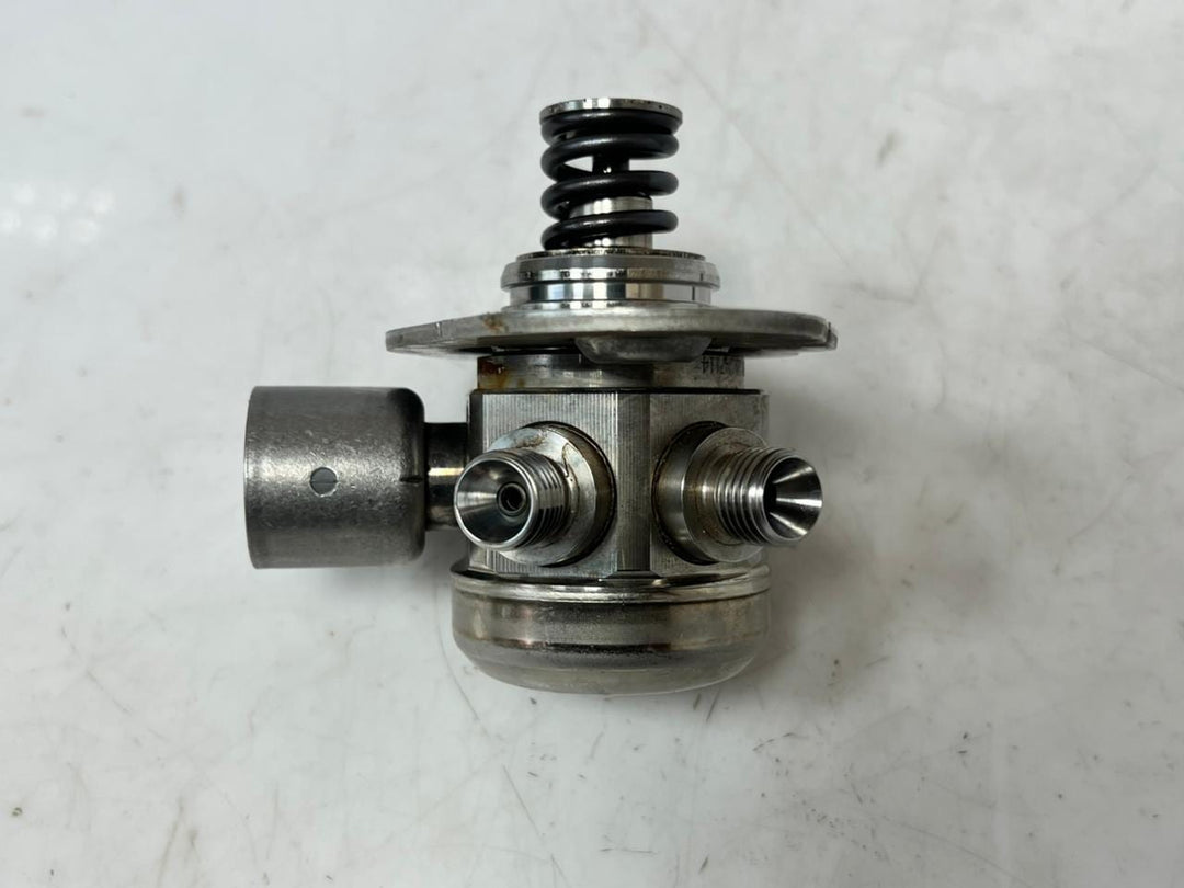 2012-2016 BMW 328i F30 F31 F32 F33 F34 F36 N20 High Pressure Fuel Pump 7584461