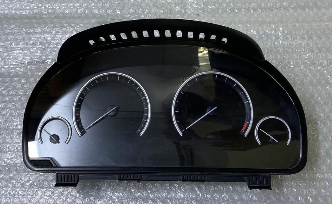 OEM BMW F10 5 Series 528i Speedometer Instrument Cluster 9291390 Bosch