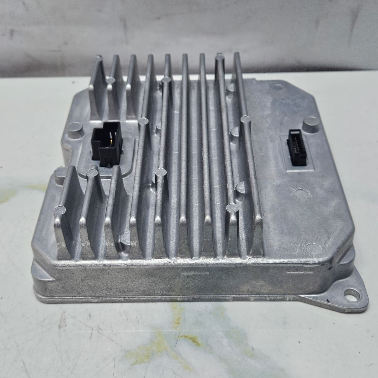 2020-22 BMW X5 740i X3, M850i G15, and 740i xDrive Power Control Module 8736485