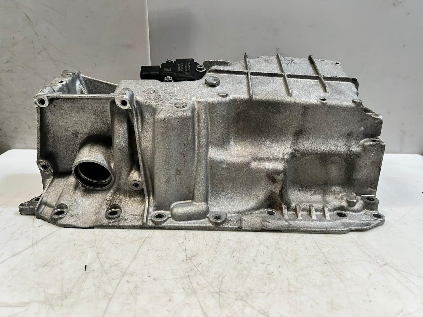 BMW F10 F11 5 Series 525xDrive Oil SUMP Pan 7812361 OEM