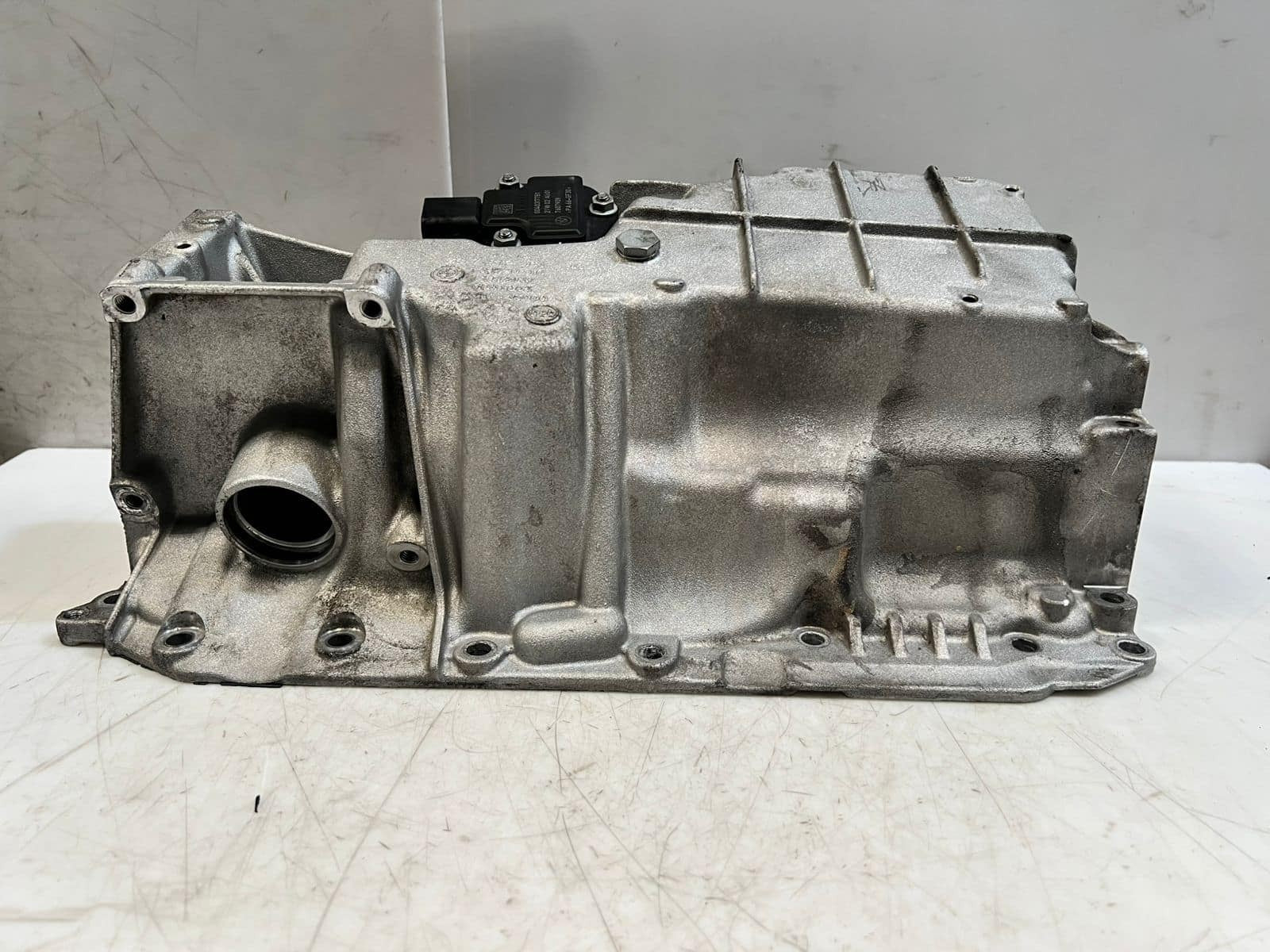 BMW F10 F11 5 Series 525xDrive Oil SUMP Pan 7812361 OEM