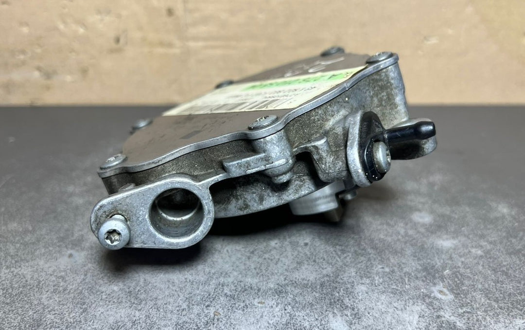 2012 Mercedes-Benz W207 E-Class OM276 Cylinder Head Vacuum Pump A276 2300065 OEM