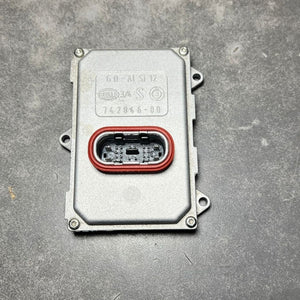 Mercedes W211 E350 Xenon Light Headlight Control Module Unit A003 8205826 OEM