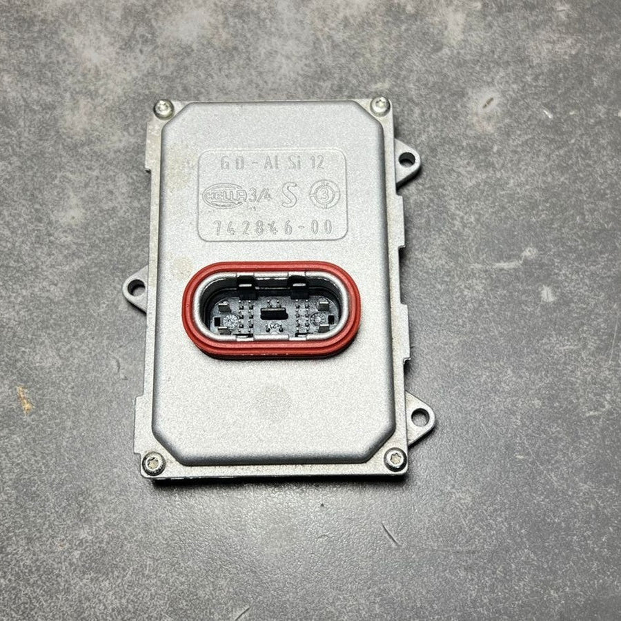 Mercedes W211 E350 Xenon Light Headlight Control Module Unit A003 8205826 OEM