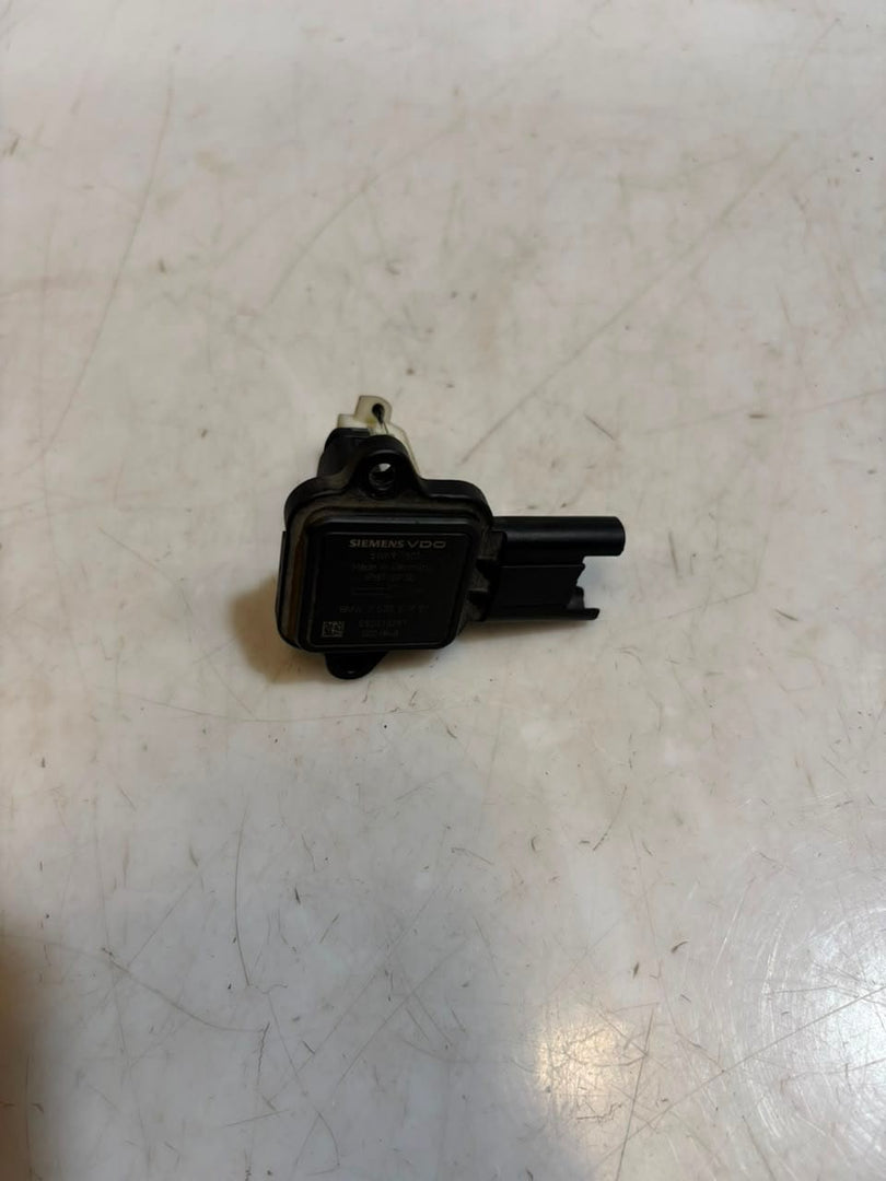 2006-2010 BMW 130i E87 E90 E91 E92 E93 325xi 330xi Mass Air Flow Sensor 7520519