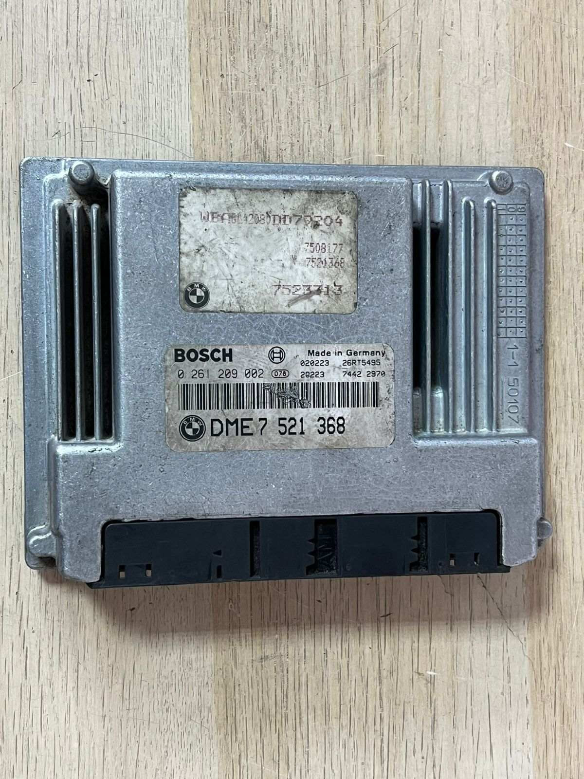 2002-2005 7' E65 BMW 735i. Engine Control Unit 7521368 N62B36A ECU 