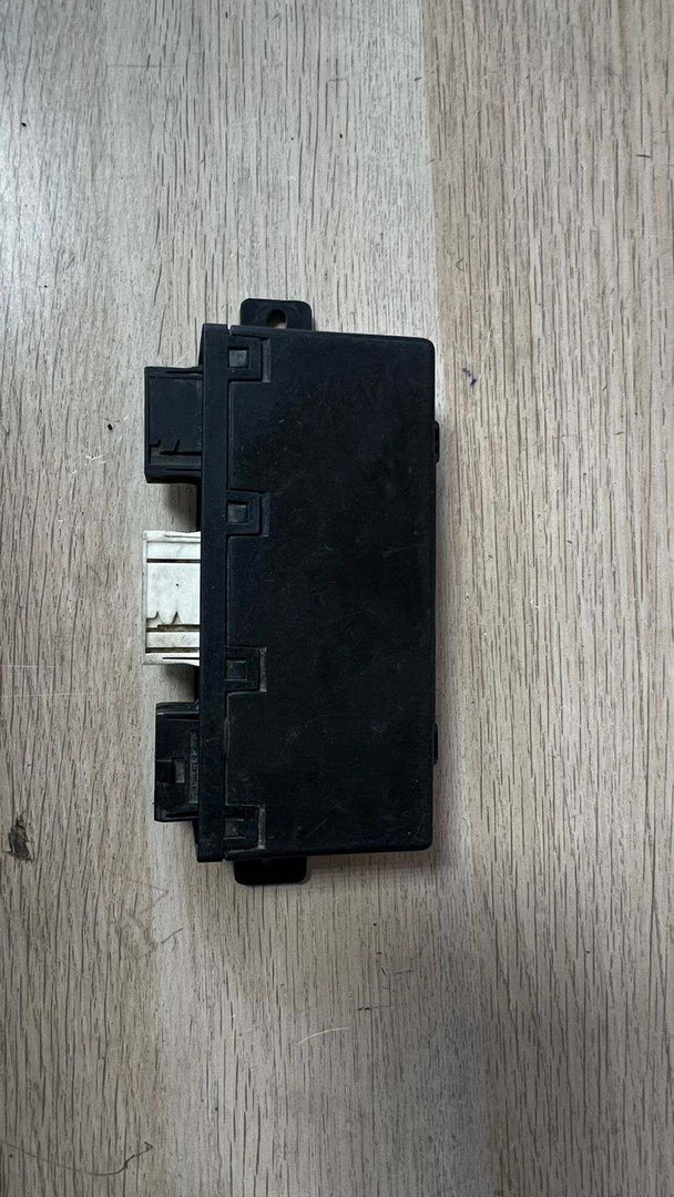 1996-2000 BMW 528i Door Control Module 8378773 E39 5 Series and E38 7 Series