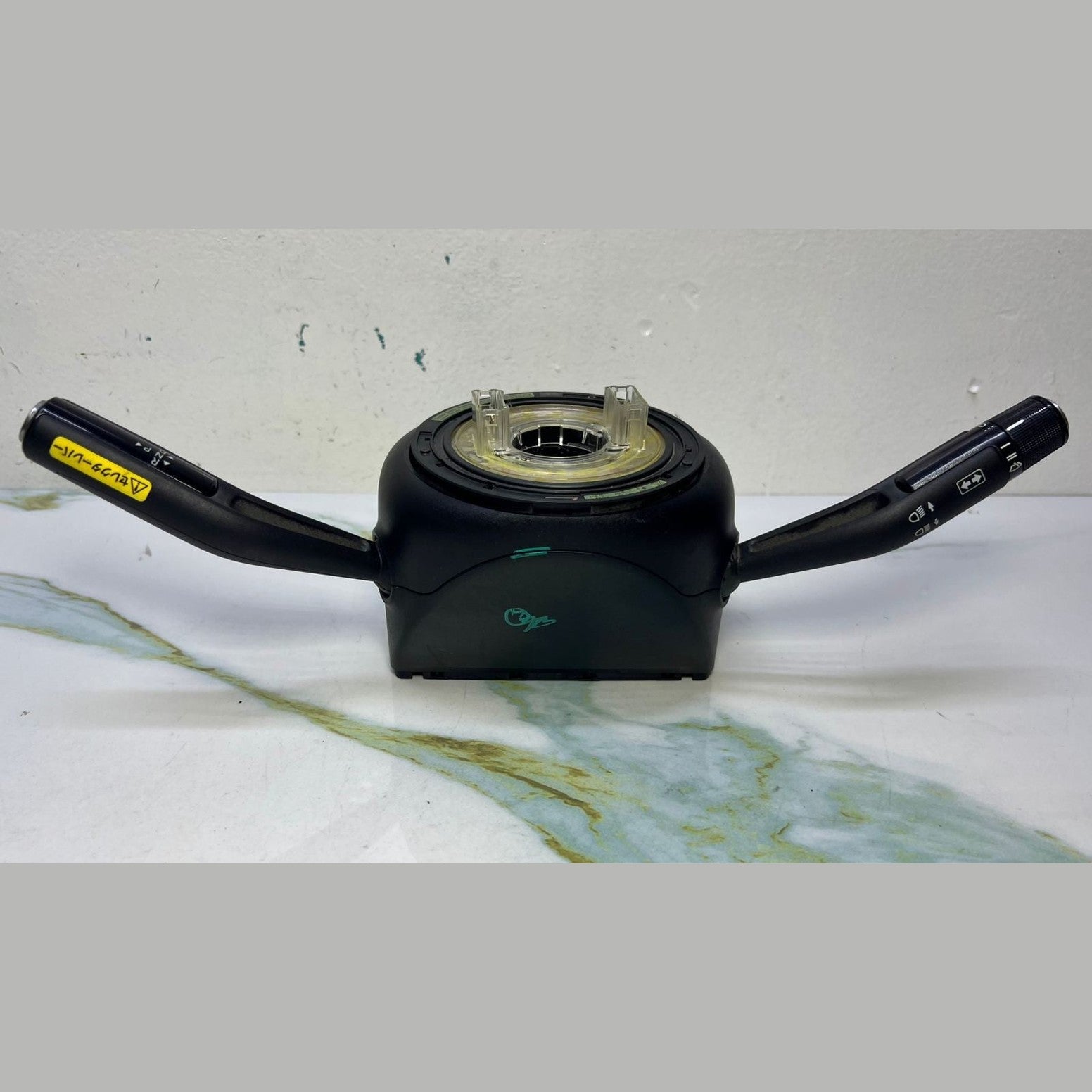 Mercedes-Benz Wiper Turn Signal Indicator Stalk Switch A2069001916 W206 C-Class