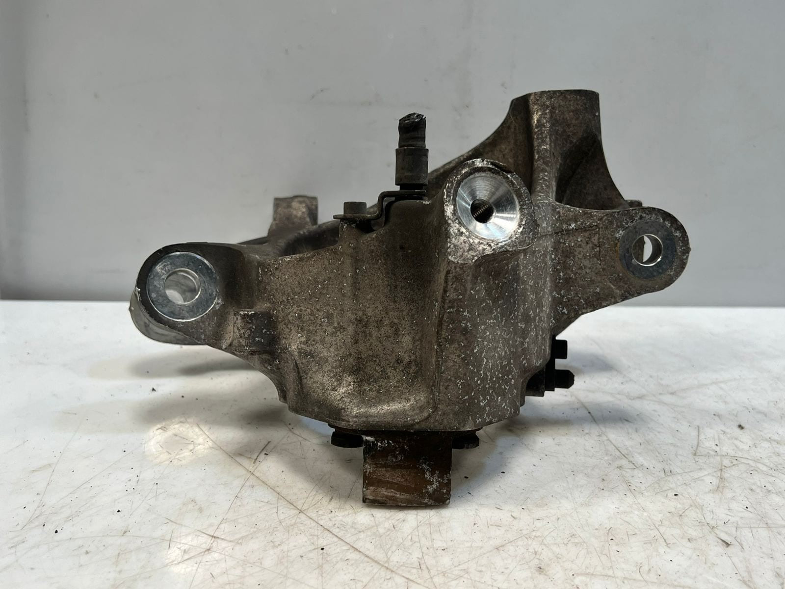 2008-2014 BMW 750i 7' F01 F02 F03 F04 Rear Wheel Hub Spindle Knuckle 6797447