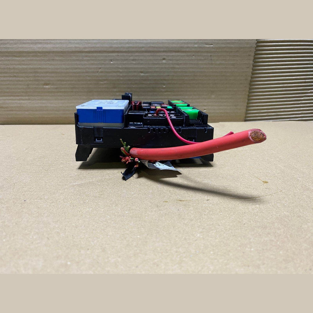 2018-2022 BMW 330i Fuse Box 8715718  330i G20 