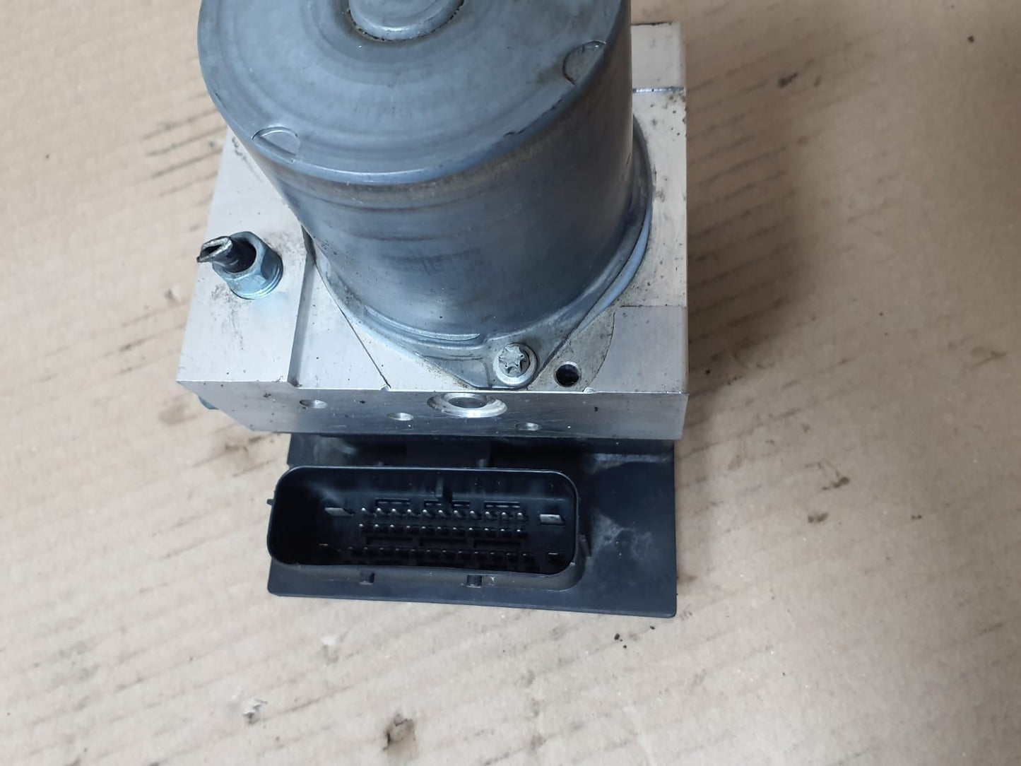 2013-2014 BMW X1 E84 E90 Hydraulic Unit ABS Pump Module 6860214 OEM