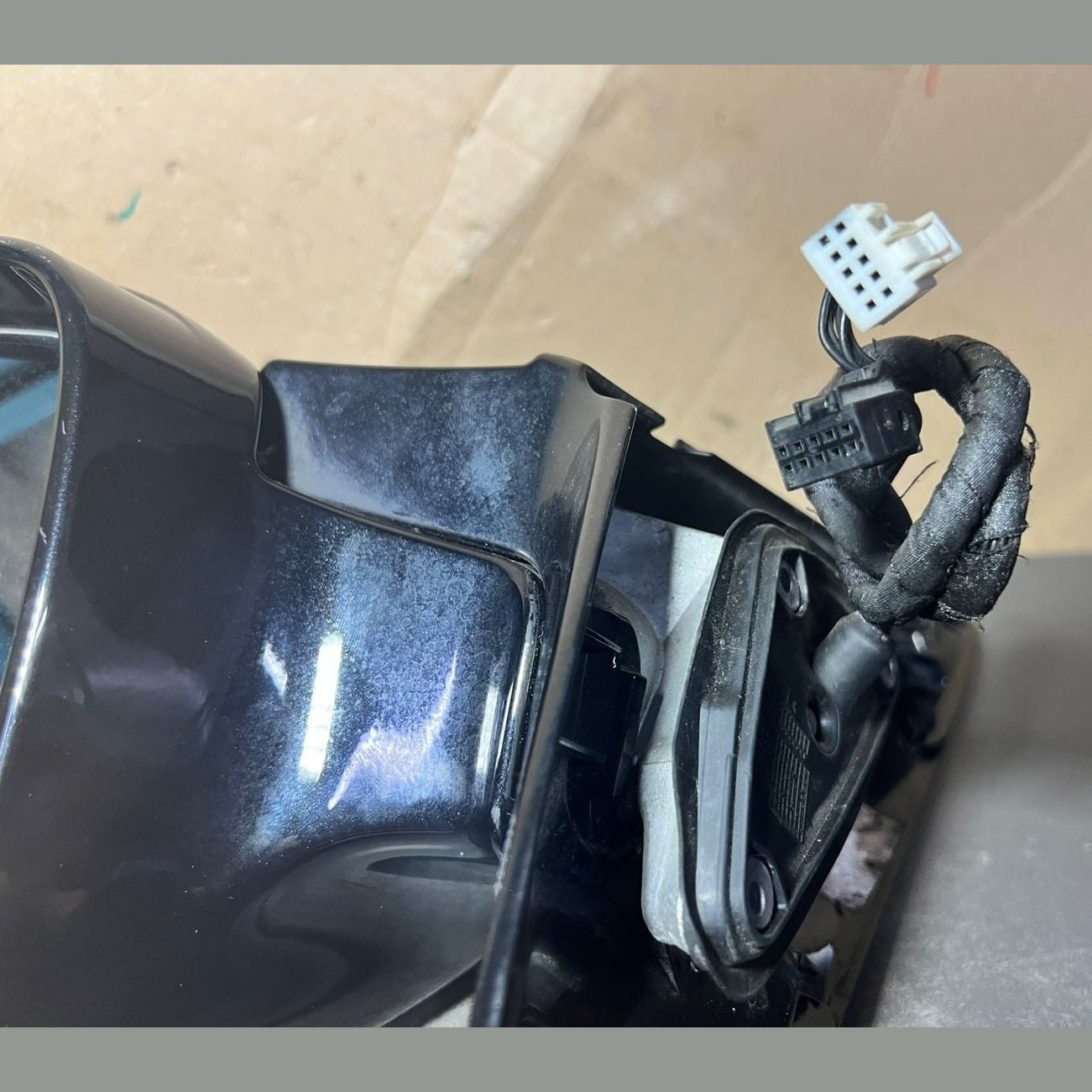 10–16 Mercedes-Benz W207 E-Class Right Side Mirror w/ Signal Light Foldable