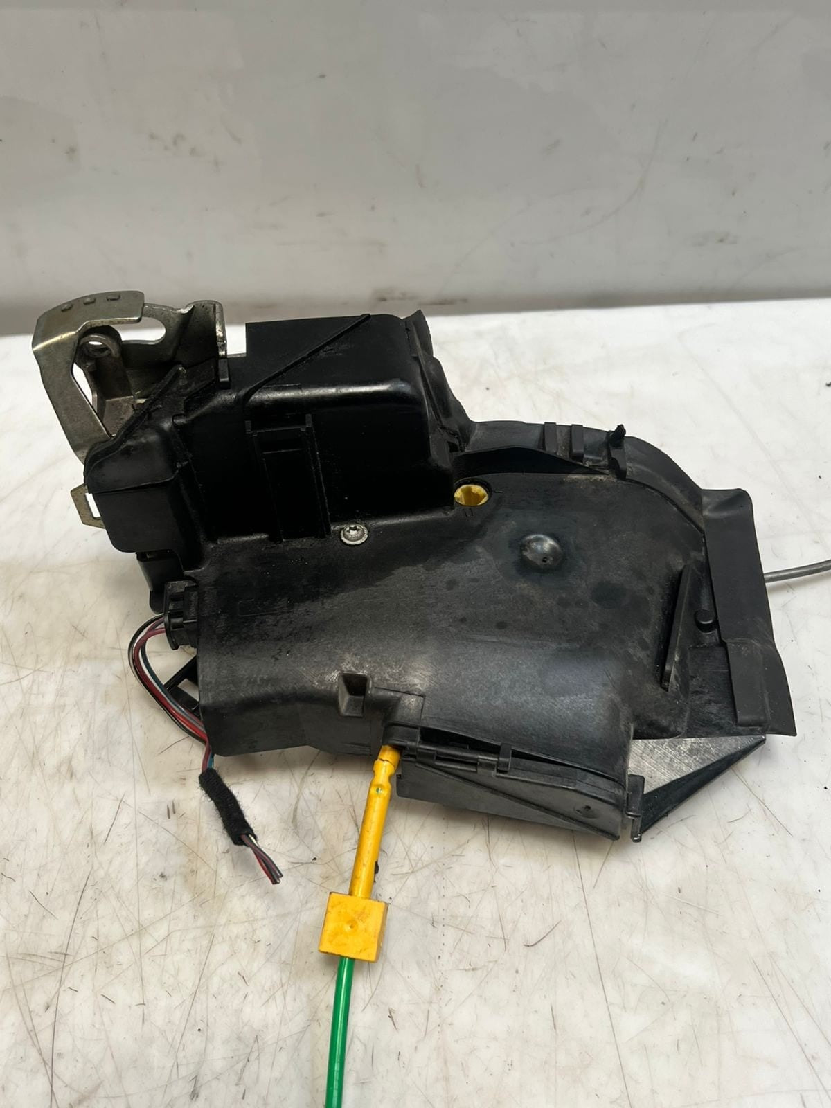 BMW 5 Series E39 Front Door Lock Mechanism Front Right 8235114 OEM