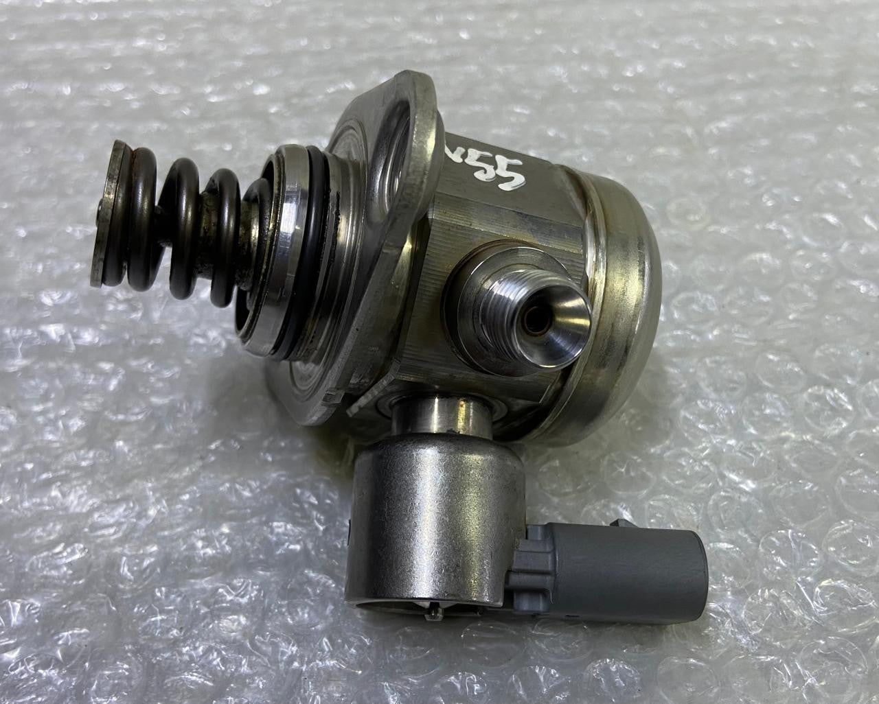 OEM BMW F20 F22 F11 Petrol N55 High Pressure Fuel Injection Pump 7610761 BOSCH