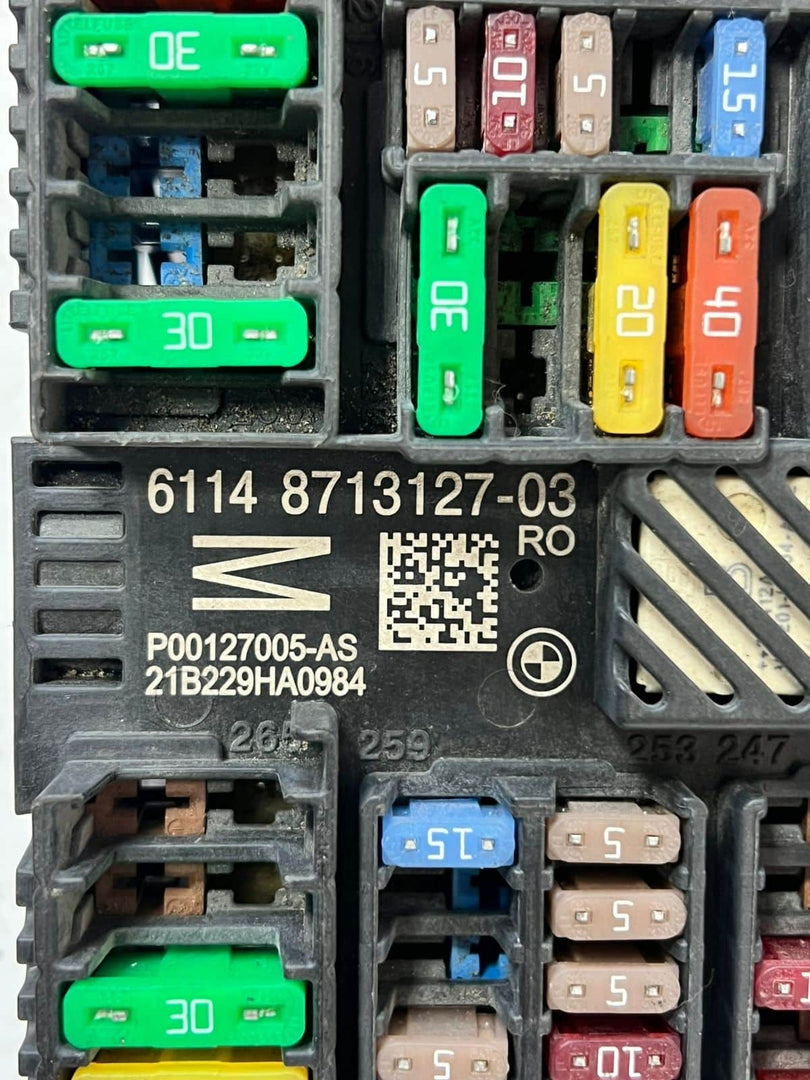 2017-2023 BMW 530i 5' 6' 7' M3 M4 M5 Rear Power Distribution Fuse Box 8713127 