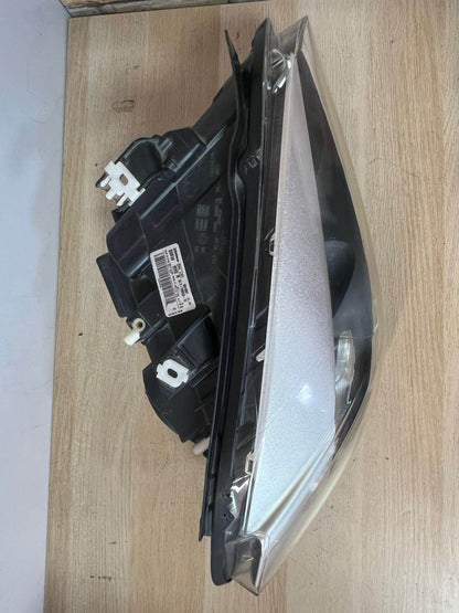 2010-2015 BMW X1 E84 Front Right Headlight 7290236 X1 E84 HELOGEN