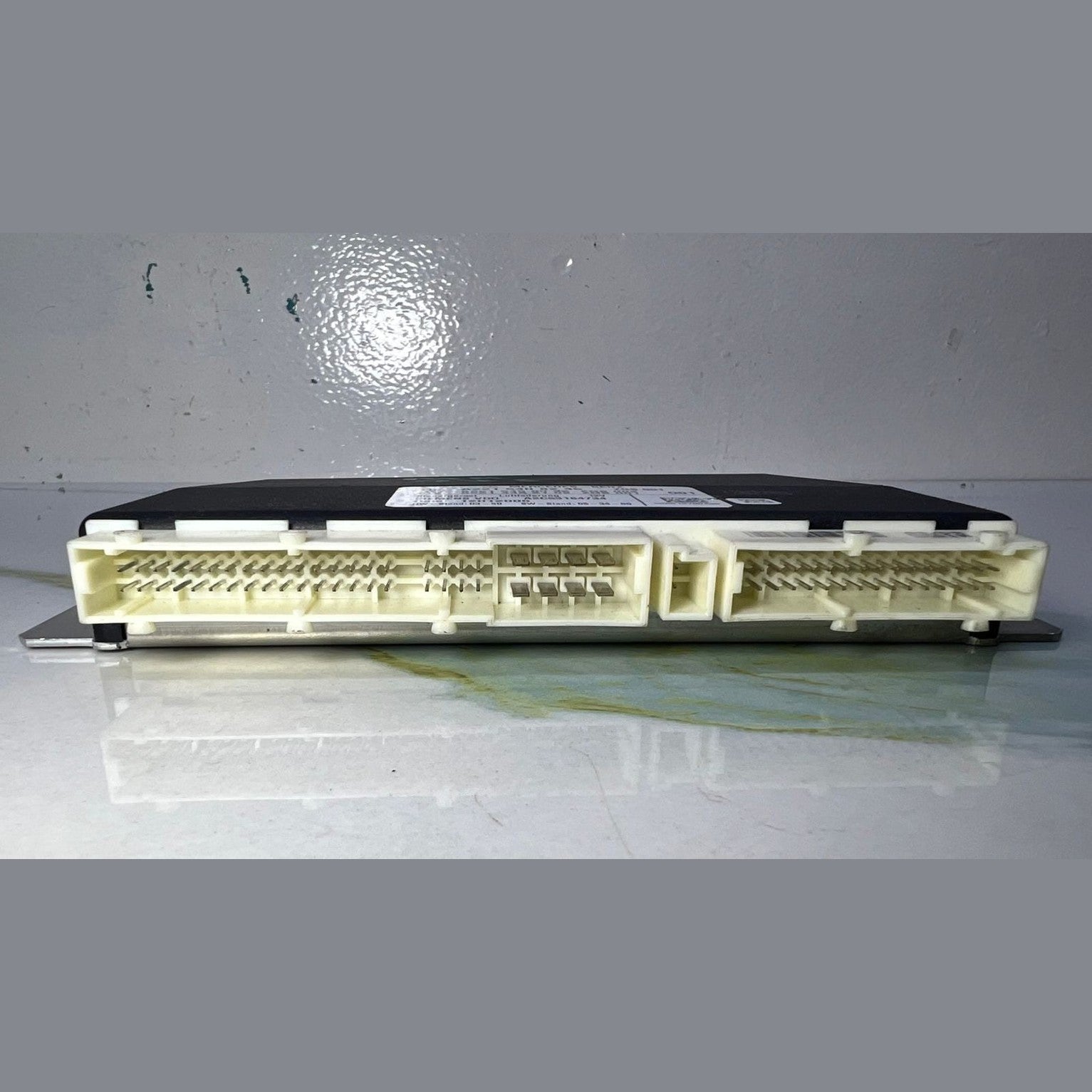 2007-2009 Mercedes S550 Air Suspension Control Module A2215408245 W221 S-Class