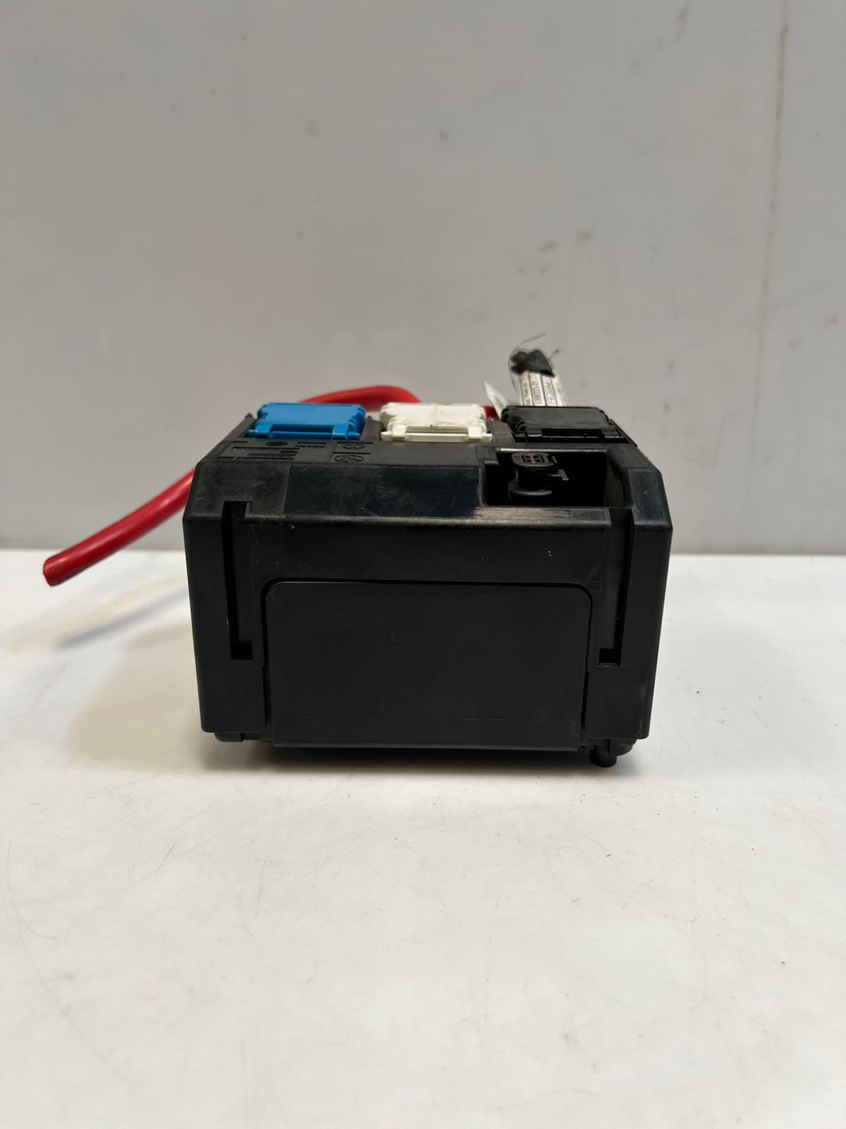 2010-2016 BMW 535i 5 Series F10 F11 F12 Battery Dividing Element Module 9201980