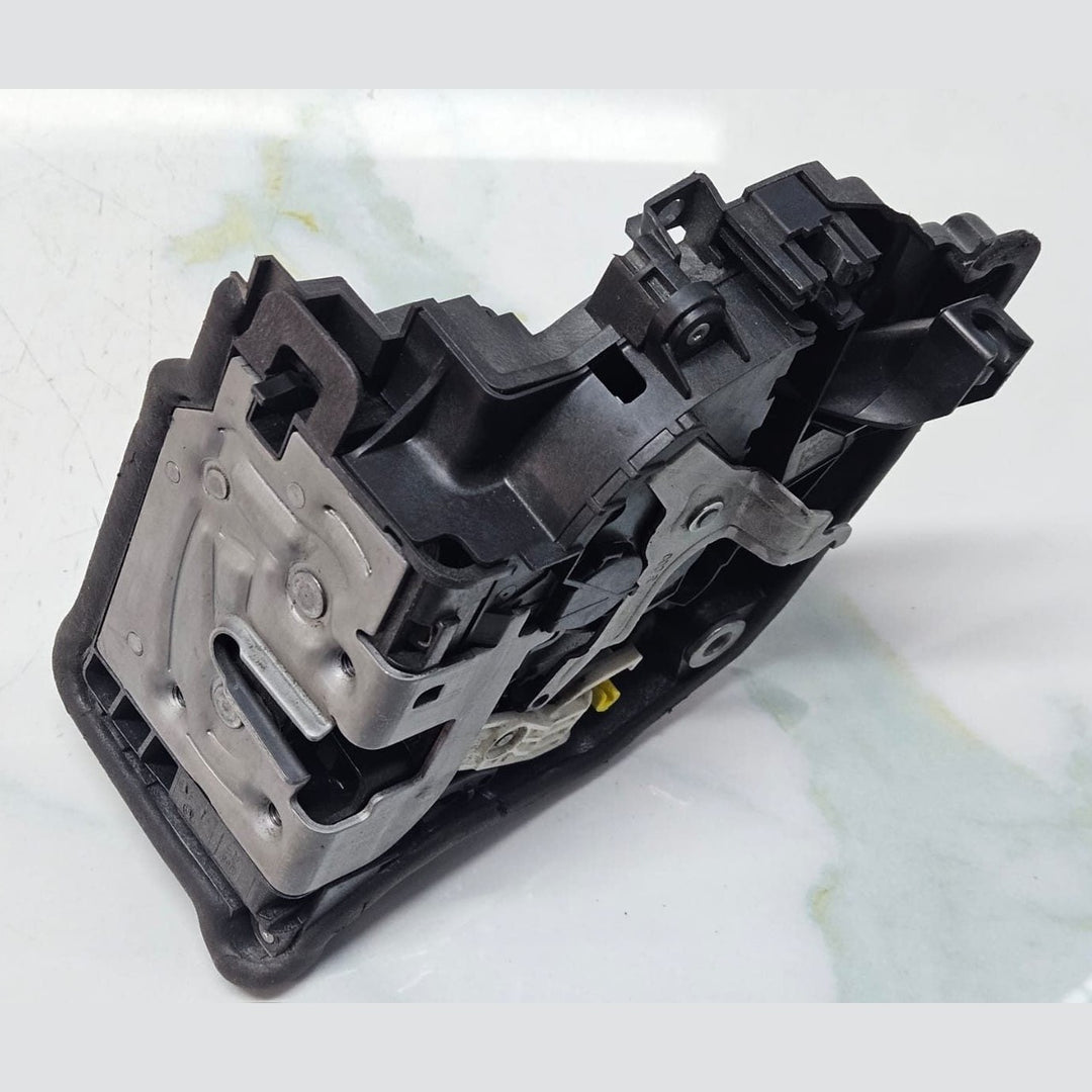 BMW X3 G01 18d X-Line 7473148 system lock rear right door lock OEM