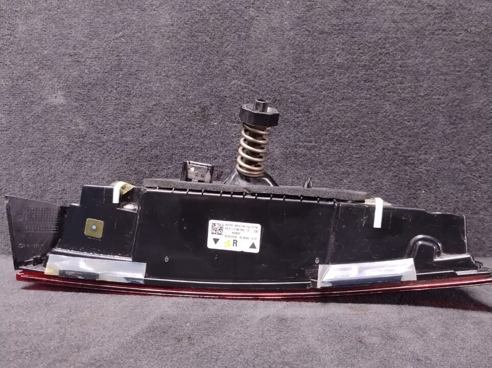 BMW  F40 SERIES  1 SERIES F40 Rear light in trunk lid, right  7450652