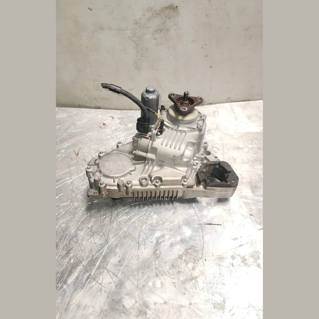 2007-2013 BMW X5 Transfer Case 7574777 X5 E70 ATC 700 USED 90K KM