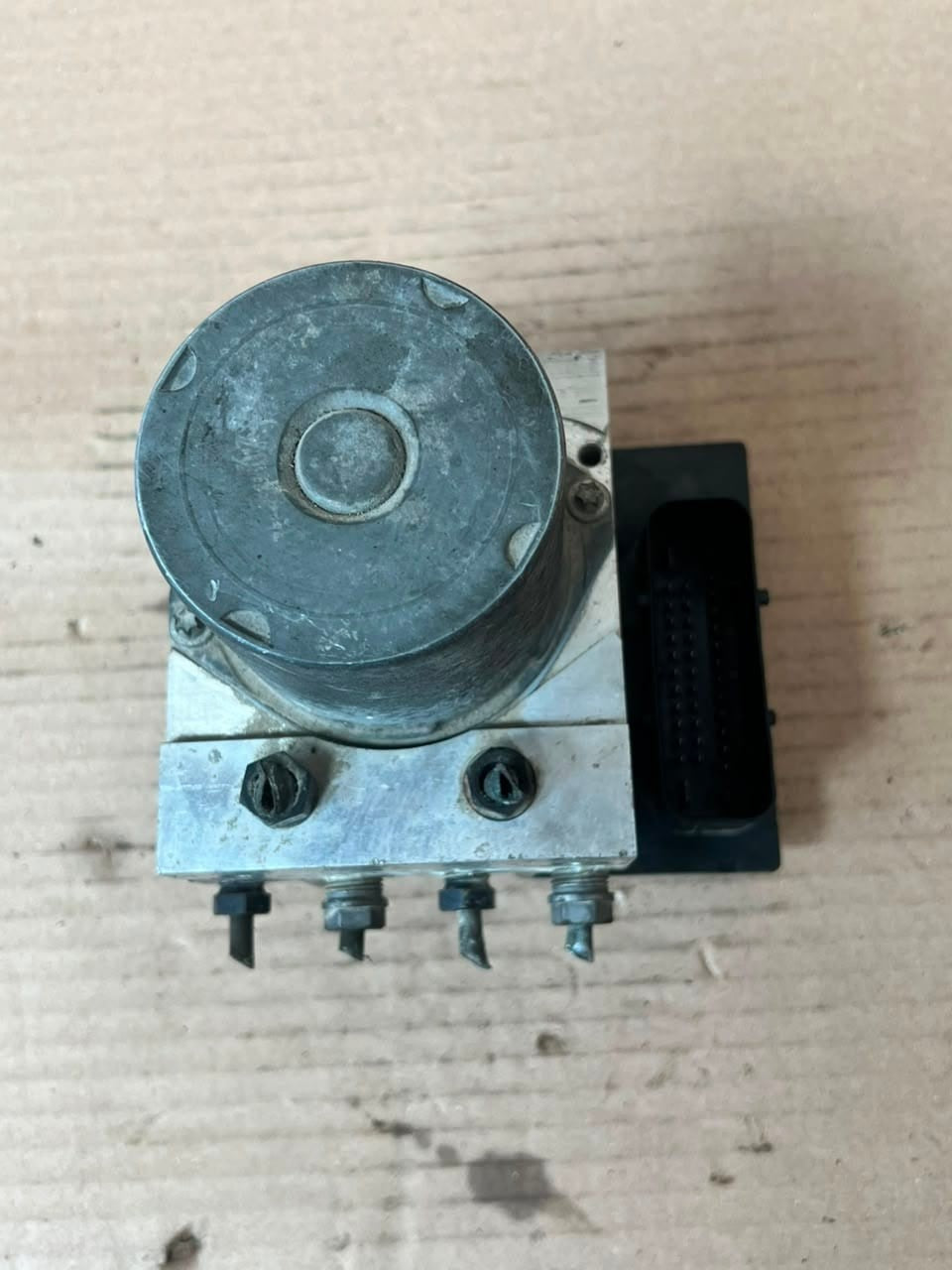 2004-2007 BMW 5 6 Series E60 E61 E63 E64 530i Abs Hydraulic Pump 6769707 OEM