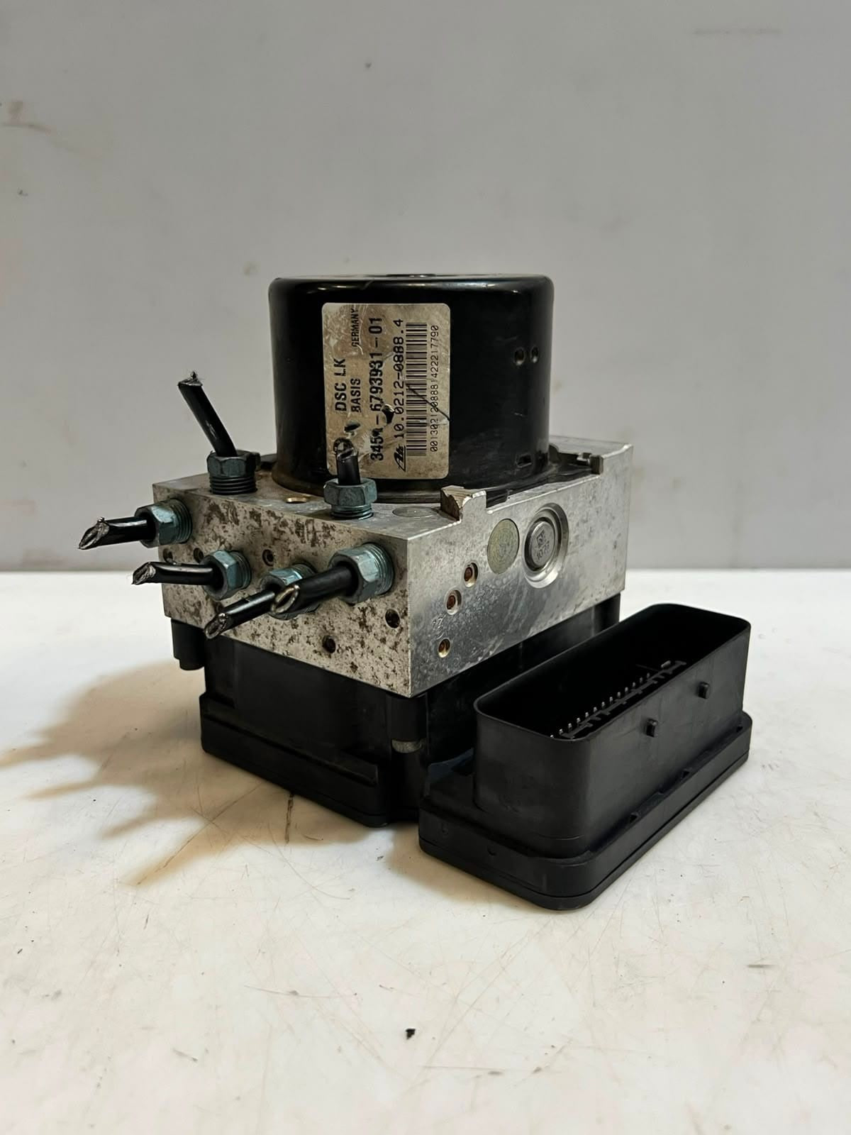 2012-2013 BMW F30 3 Series including 320i 328i Abs Pump Control Module 6793936