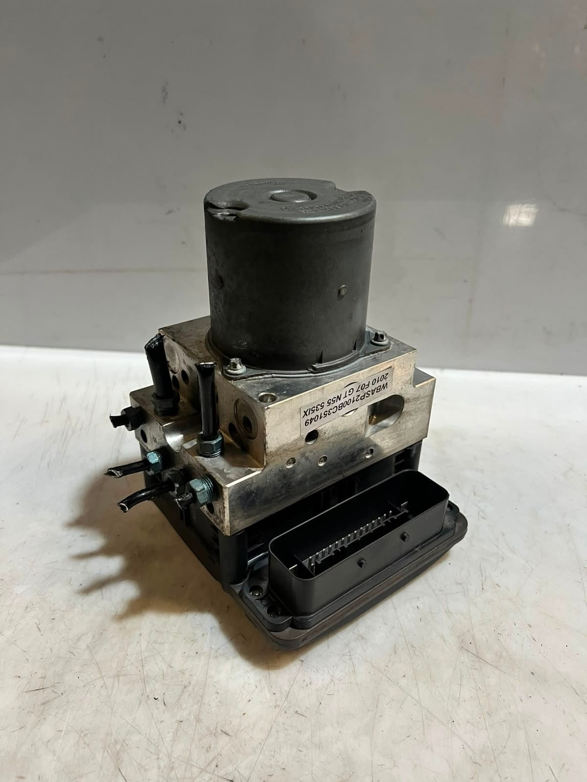 2010-2015 BMW 7 Series F01 F02 xDrive F07 GT F10 740i ABS Pump Module 6799147