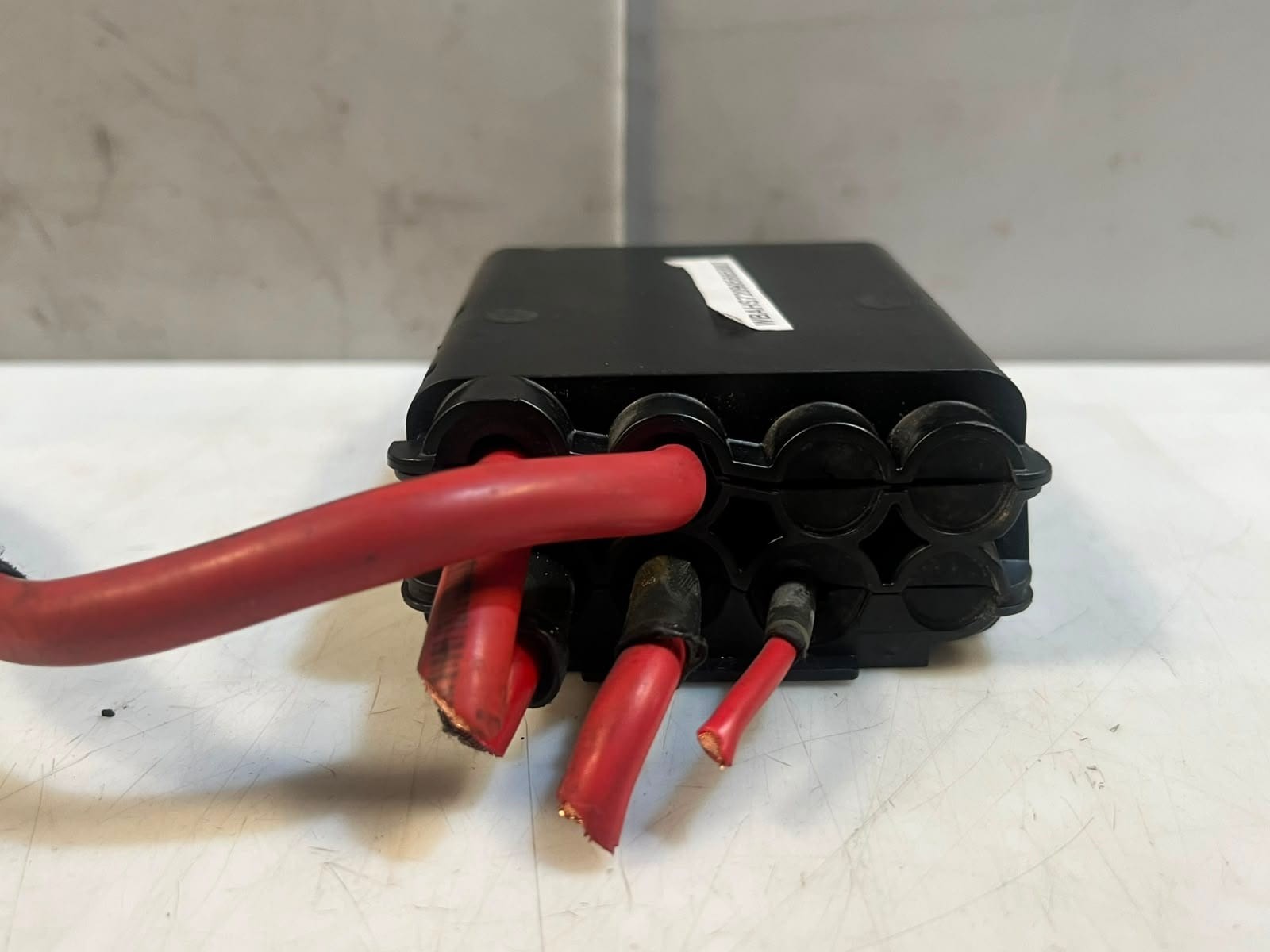 BMW X1 F46 F45 F48 F49 F54 MINI F55 F56 Fuse Box Junction Terminal Box 9321022