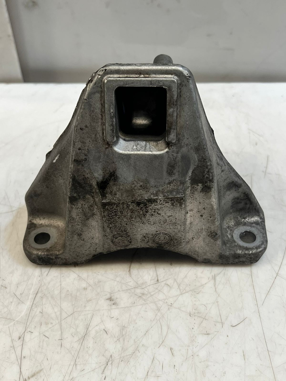 BMW 5 Series F10 F11 525d xDrive Engine Mounting Bracket Right Aluminium 6793004