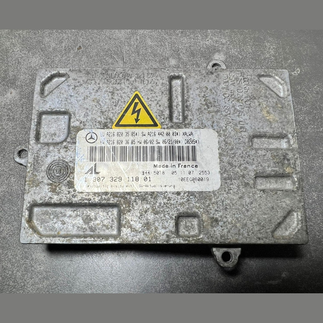 Mercedes Benz W221 Xenon Light Headlight Control Module Unit A216 8203585 OEM
