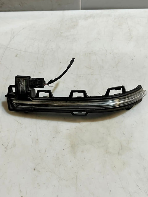 2018-2024 BMW X3 G01 X4 G02 X5 G05 X6 G06 G07 Mirror Turn Signal Light 7441439