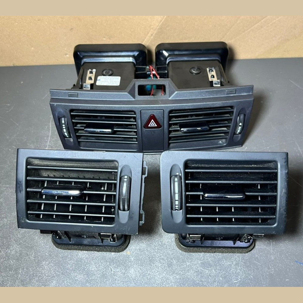 08-10 Mercedes W204 C-Class Front Center Dashboard  Heater A/C Air Vent Set